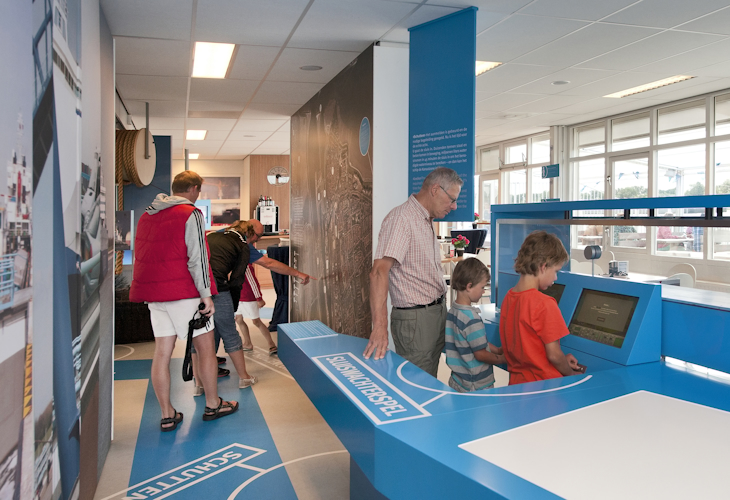 The design of the Info Centre Portaal Van Vlaanderen is an engaging and immersive way to learn about the history and significance of the Terneuzen Canal. Whether you are a sailor, a resident, or simply a curious visitor, you are sure to be captivated by the unique design and the rich history that it celebrates. Exhibition design by Studio Königshausen. 